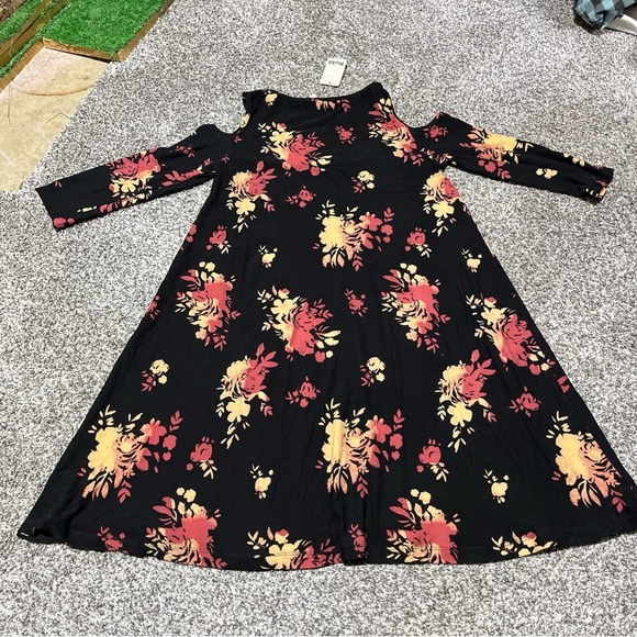 Mudd Long Sleeve Multi Color Floral Print Cold Shoulder Swing Dress NWT Size M - Picture 9 of 9